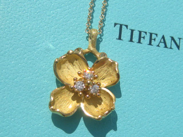 TIFFANY & CO. 18K YELLOW GOLD DIAMOND DOGWOOD FLOWER NECKLACE PENDANT 