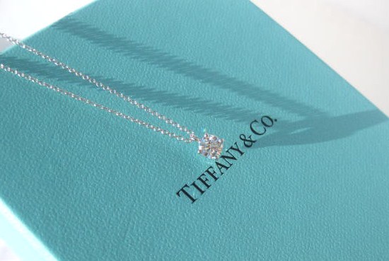 TIFFANY & CO. SOLITAIRE DIAMOND PENDANT NECKLACE .47  